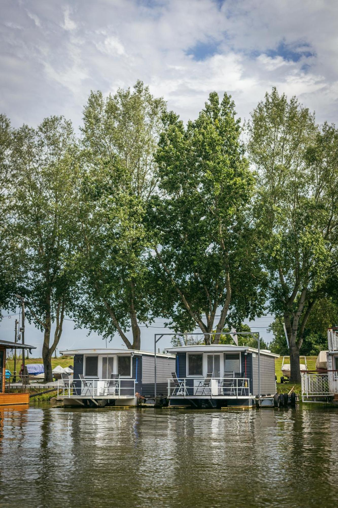 Lakohajo, Uszohaz - Tisza-To Otel Tiszafüred Dış mekan fotoğraf