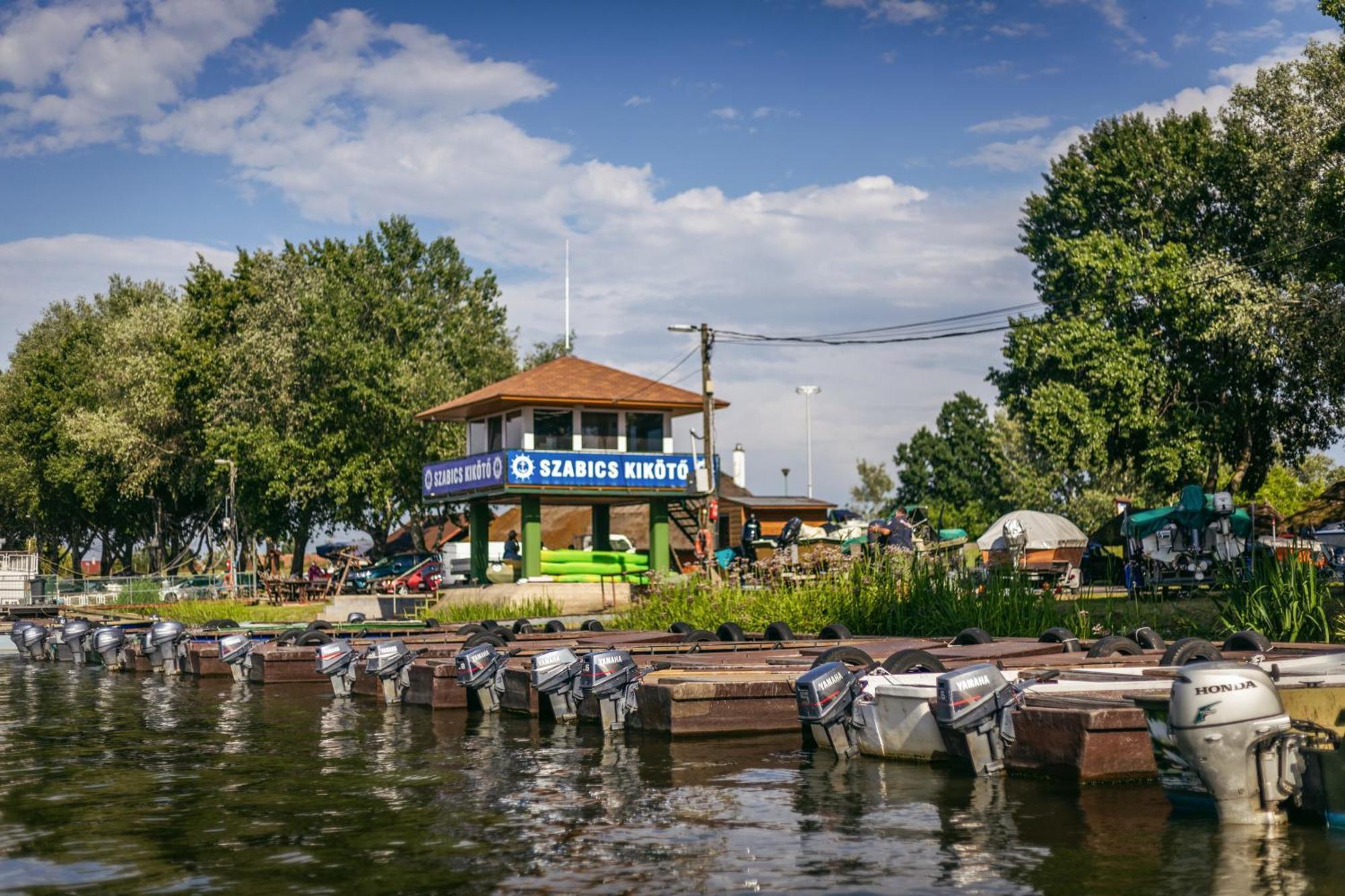 Lakohajo, Uszohaz - Tisza-To Otel Tiszafüred Dış mekan fotoğraf