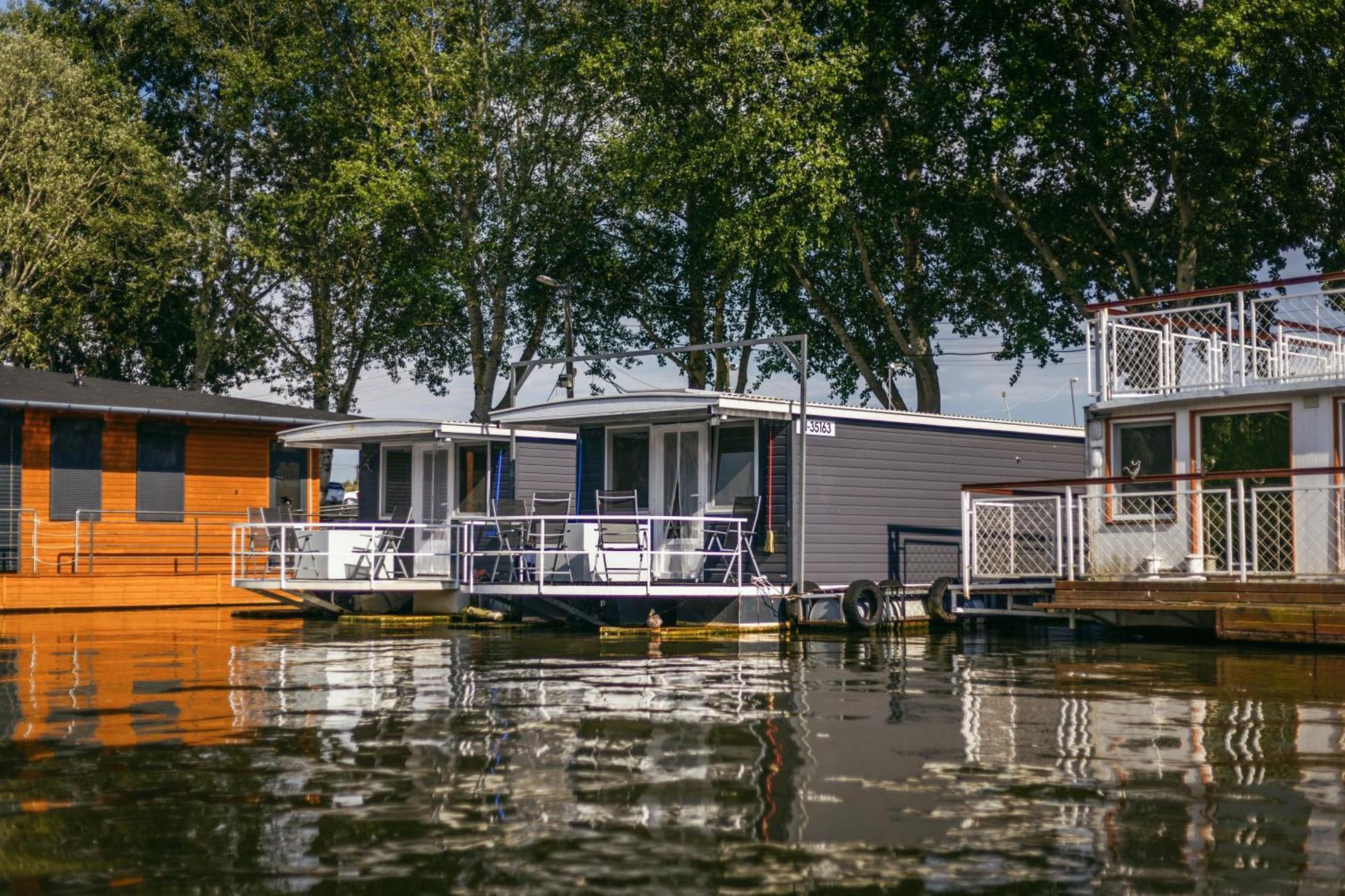 Lakohajo, Uszohaz - Tisza-To Otel Tiszafüred Dış mekan fotoğraf